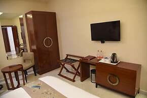 Raghu Mahal Hotel