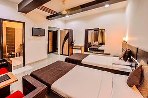 Raghu Mahal Hotel