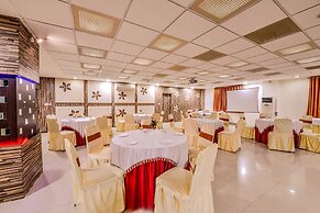 Raghu Mahal Hotel