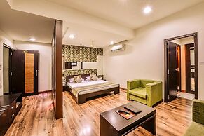 Raghu Mahal Hotel