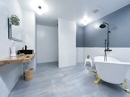 Lestel Naha - Hostel