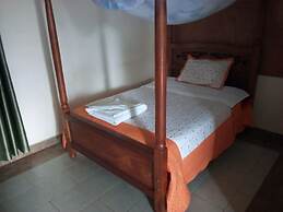 Salanka Inn & Guest House