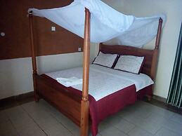 Salanka Inn & Guest House