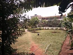 Salanka Inn & Guest House