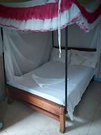 Serengeti Gardens Hotel
