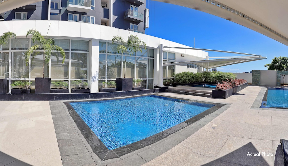 8 Newtown Boulevard by SIET
