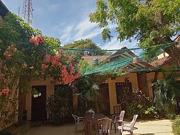 Surf & Relax Inn Arugambay