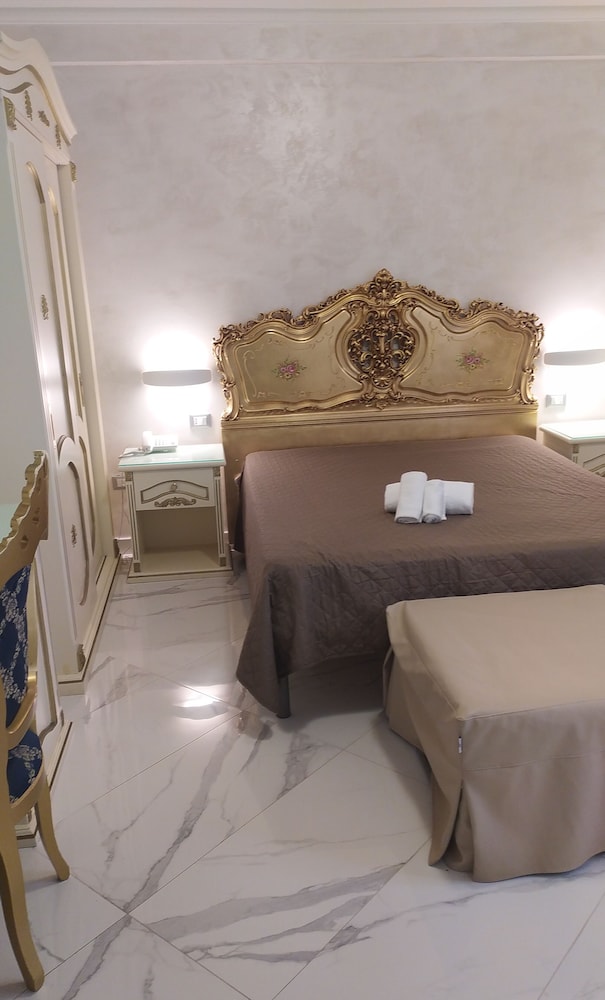 HOTEL GRAN PARADISE