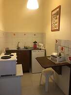Giota Rooms