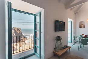 Azenhas do Mar West Coast Design & Surf