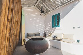 Azenhas do Mar West Coast Design & Surf