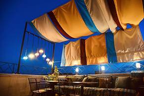 Luxir Hotel