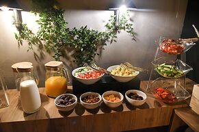 Luxir Hotel