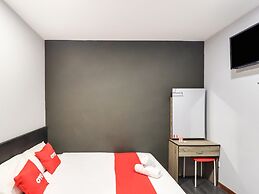 OYO 89381 Moonnight Hotel