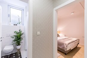 MM House - Adults Only