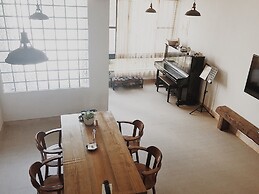 Lin's Inn