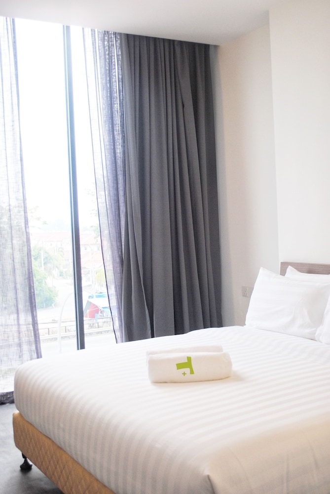 T+ Premium Hotel