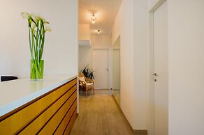 Victoria Apartment