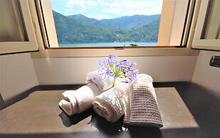 Villa Oliveto with Pool and Lake view