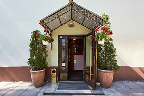 Barbaris Hotel