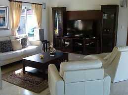 Vacation Villa Gated Only Minutes From Downtown