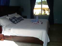 Vacation Villa Gated Only Minutes From Downtown