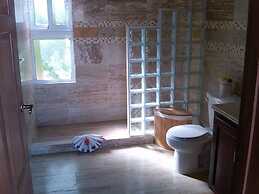 Vacation Villa Gated Only Minutes From Downtown