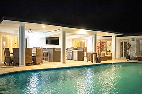Specially Design 6 Bedroom Villa With King Beds