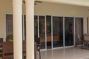 Privacy and Comfort Luxury 6 Bedroom Villa