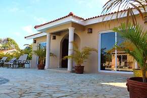 Elegant and Private 4 Bedroom Villa