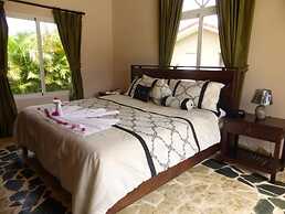 Elegant and Private 4 Bedroom Villa