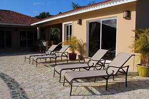 Elegant and Private 4 Bedroom Villa
