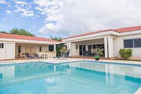 New Villa With Infinity Pool