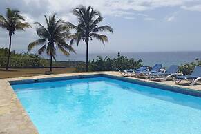 Spacious Oceanfront Villa