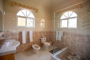 Private 6 Bedroom Villa Great for Parties