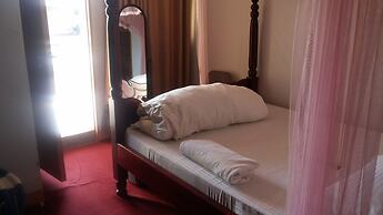 New Highway Hotel