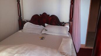 New Highway Hotel