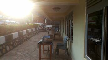 New Highway Hotel