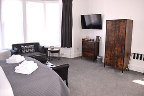 Woodlyn Guest House