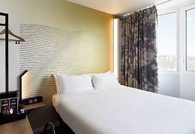 B&B HOTEL MASSY Gare TGV
