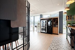 B&B HOTEL MASSY Gare TGV
