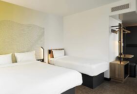B&B HOTEL MASSY Gare TGV