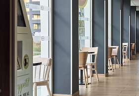B&B HOTEL MASSY Gare TGV