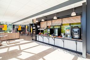 B&B HOTEL MASSY Gare TGV