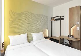 B&B HOTEL MASSY Gare TGV