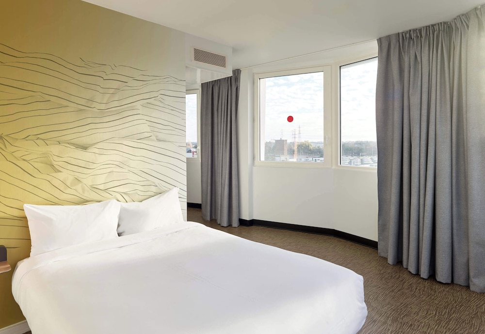 B&B HOTEL MASSY Gare TGV