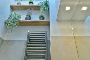 Amnis Suites