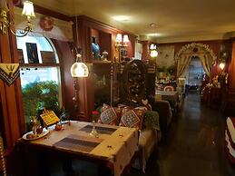 Garden Hotel