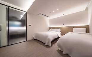 H hotel