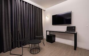 H hotel